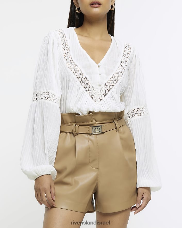 לבוש River Island מכנסיים קצרים מעור מלאכותי בז' נשים BDZ4083792
